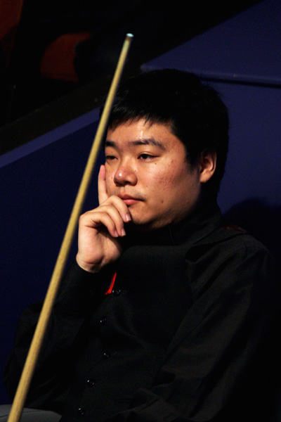 這背後凝聚 這背後凝聚