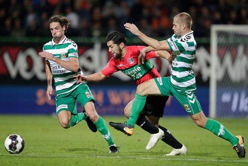 双方在比赛 双方在比赛